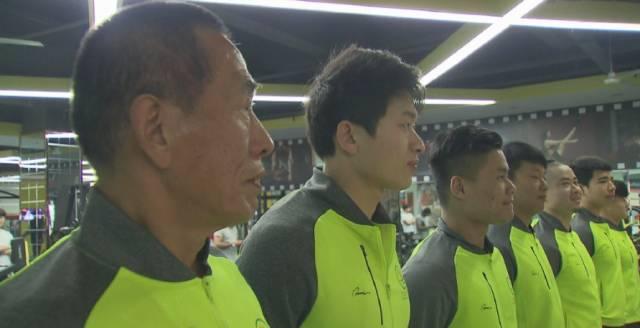 "中國大爺64歲開始擼鐵，67歲練出渾身肌肉，這才叫人生！"