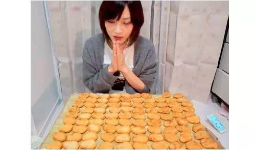 一次吃100個漢堡，這個日本萌妹子卻只有88斤？