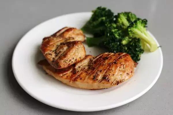 減肥就吃雞胸肉，好吃低熱量還飽腹！