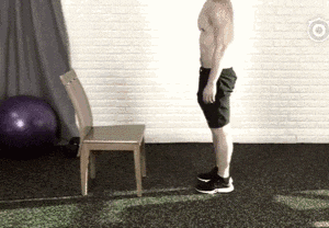 在家利用一把椅子健身，就能練出肌肉線條！