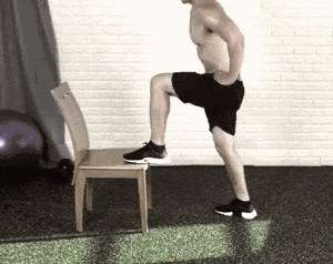 在家利用一把椅子健身，就能練出肌肉線條！
