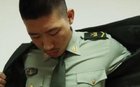 "什剎海體校出來的兵哥哥，退伍後練出滿身肌肉成健身私教"