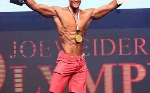 中國第一IFBB Pro吳龍的虐胸秘籍，快來get√