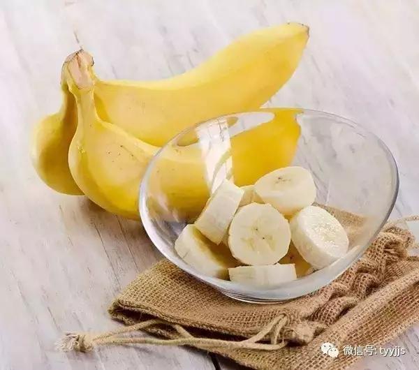 "健身者訓練前是否應該進食香蕉補充能量？"