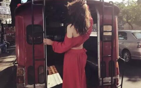 30歲帶娃離婚的黃臉婆，18個月竟重生為熱辣性感女神？