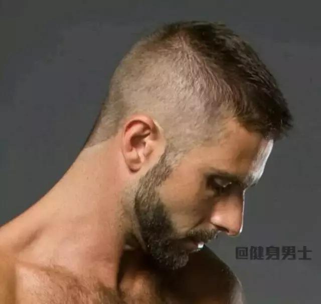 男人健身最佳髮型，“戰士寸頭”！