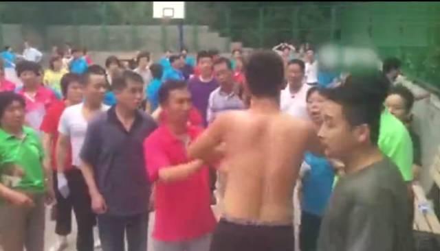 你為老不尊的樣子真醜，年輕人怎麼著都是輸！