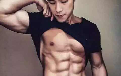 在家徒手健身就是這9個動作，讓你一天帥24小時