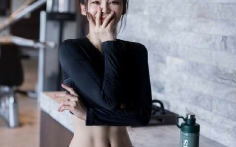 想要練出馬甲線並不難，注意3點再去練，讓你在夏天秀出馬甲線