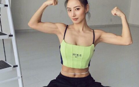 健身女神陳暖央，明明能靠臉吃飯偏偏要靠身材，就是這麼優秀
