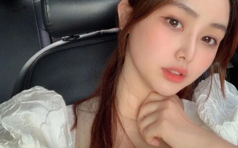 34歲性感姐姐撩走25歲肌肉小伙，看到身材我悟了 !