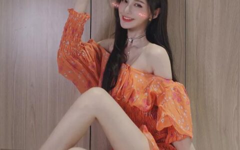 入選「全球百大漂亮面孔」的健身辣妹有多促？