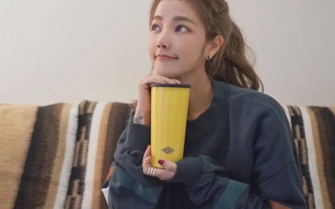 45歲台灣凍齡女神，青春不老才是高級的「炫耀」