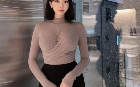 普拉提教練，曬健身美照，幾個動作或可以練出大長腿