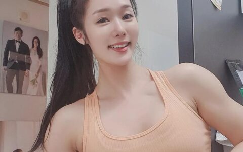 28歲大肌霸泡走31歲​老闆娘，精緻五官，白皙皮膚，身材性感...