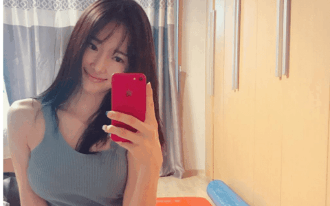 韓國清純女神，五官精緻身材曼妙，全靠運動
