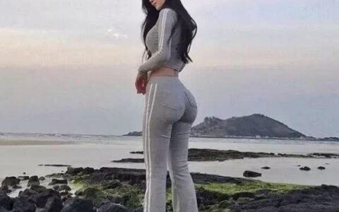 身高176的美女，堅持跑步4年，打造「沙漏型」身材，真是太自律了