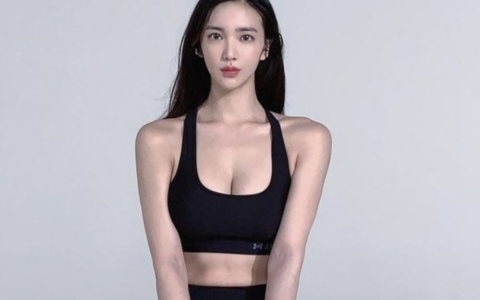 「健身悍女」李妍和！因健身獲8%體脂身材，你還在只跑步不擼鐵？