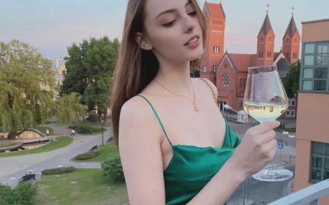 21歲白俄羅斯內衣模特，混血顏值仙氣滿滿，這顏值你打幾分？