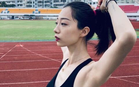 學生時代的「瘦妹」，通過堅持健身，收獲珠圓玉潤的完美身材
