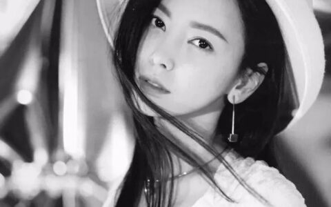她是《前任3》里的林佳，也是愛健身、愛運動的女孩！