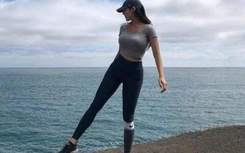 韓國40歲美女堅持健身，顏值逆天身材無敵，被稱「不老女神」