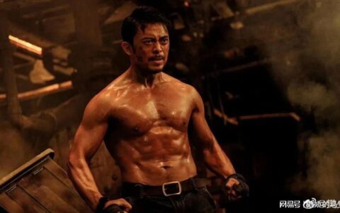 49歲的樊少皇身材長這樣，你敢相信？！