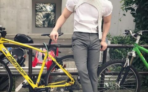 大叔，你這身材真的55歲？明明25好嗎