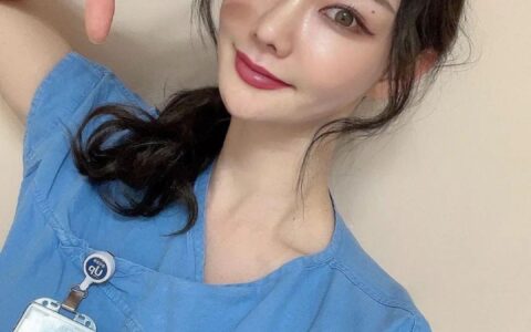 當「美女護士」脫下制服…這身材你給打幾分？