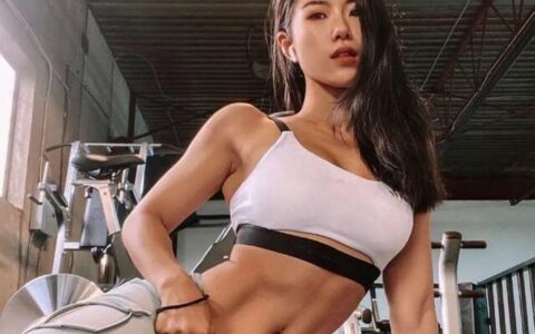加拿大華裔小姐姐拿鐵女孩，顏值身材毫無抵抗力