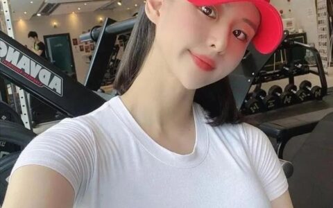 健身博主秀身材，腰臀比羨煞旁人，怎麼練出來的？