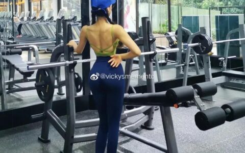 重慶妹子可以有多火辣？精緻五官，眉清目秀，這身材誰不愛呢