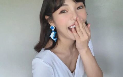 完美身材女主持，健身練出極品身材讓人羨慕！