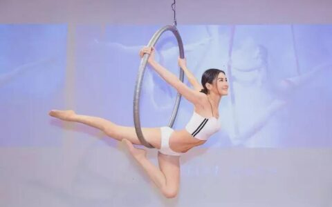 32歲健身版「張柏芝」身材有多棒？這也太少女了吧！！