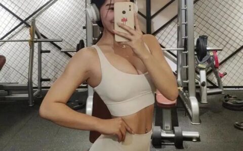 這個封面女孩火了！來自河北保定的00後姑娘！