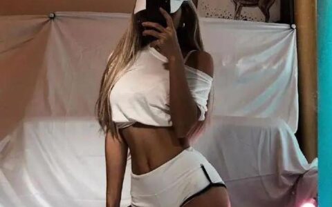 她18歲健身3年，才貌雙殺，360度無死角，美到窒息