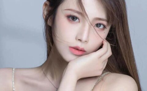 95後「上海理工校花」完美腰臀比吸引百萬粉絲…