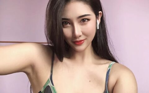 當健身小姐姐曬出「旗袍照」，網友：身材好穿什麼都好看！