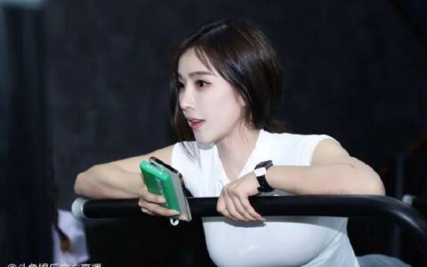 甜美的長相，身材好氣質佳，每天的她都保持一定的運動量！