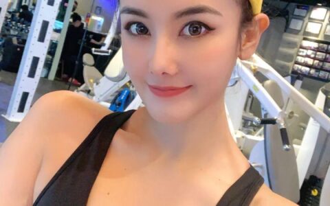 這位98年新疆小姐姐，顏值高、身材好，誰看了不點贊！
