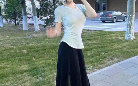 身高1米71的空姐，好身材完美展現，這畫面太美不能看