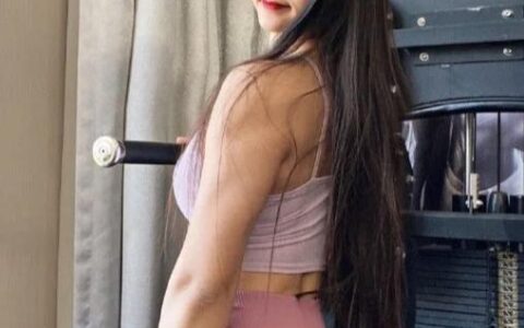 90後東北小美女，有顏值有馬甲線有蘋果臀，這身材簡直太絕了