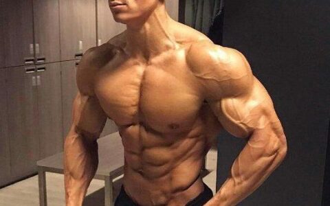 通過三個動作打造強壯手臂，再配合深蹲，讓整個身體更有力量