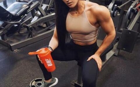 肩部真的難練嗎？6大動作超級組合，讓你練出真正雄壯虎頭三角肌