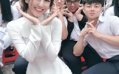 越南「女神」學妹，堅持運動健身，身材真的很棒
