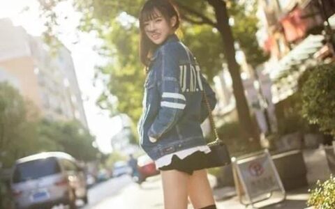 「95後健身女神」夏木穎，腰肢纖細！被網友稱為「A4腰女神」