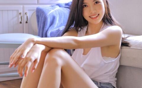 23歲的她，清純臉，練出63的腰+92的臀，好喜歡這身材啊