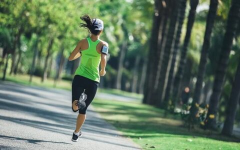 堅持慢跑1小時，可以消耗多少熱量？怎麼提升跑步的持久力？