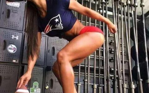健身可以延緩衰老，44歲的塔蒂亞娜像24，好身材都是努力而來的