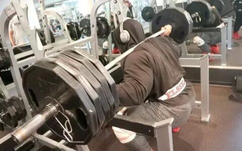 深蹲蹲到哪裡合適？主動式深蹲才有效，至少做到平行蹲